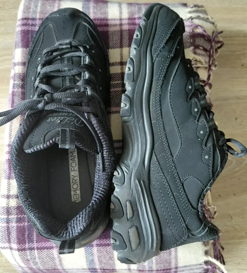 Zapatillas deportivas negras Skechers con Memory Foam - 1