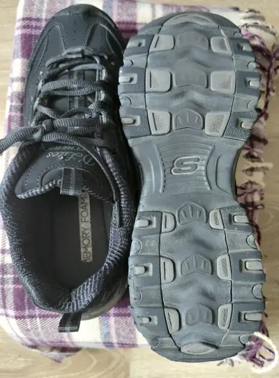 Zapatillas deportivas negras Skechers con Memory Foam - miniatura 2