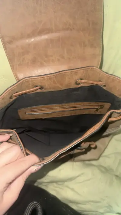 Mochila de cuerina marrón - miniatura 3