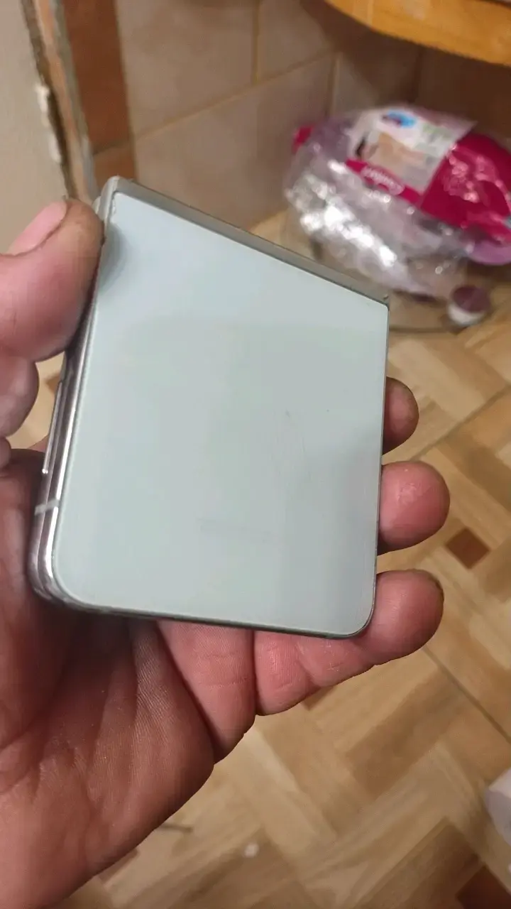 Smartphone plegable con doble pantalla - 3