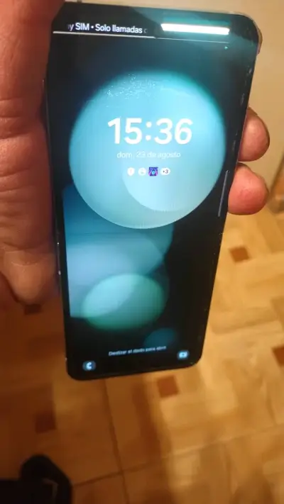 Smartphone plegable con doble pantalla - miniatura 4