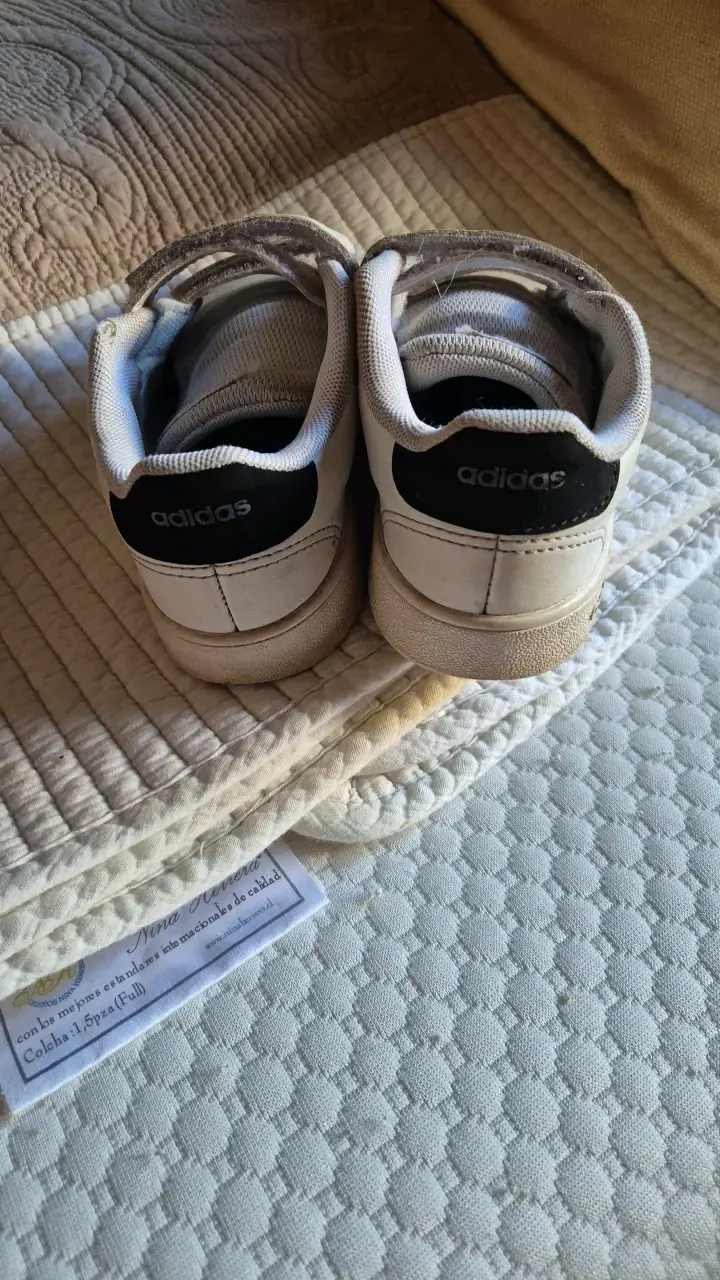 Zapatillas blancas para niños Adidas con velcro - 3