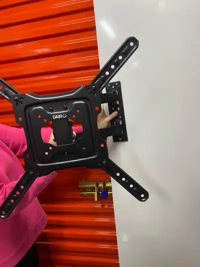 Soporte de pared para TV Dairo ajustable - miniatura 1