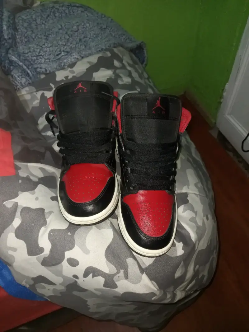 Zapatillas deportivas negras y rojas para hombre - 1