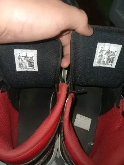 Zapatillas deportivas negras y rojas para hombre - miniatura 4