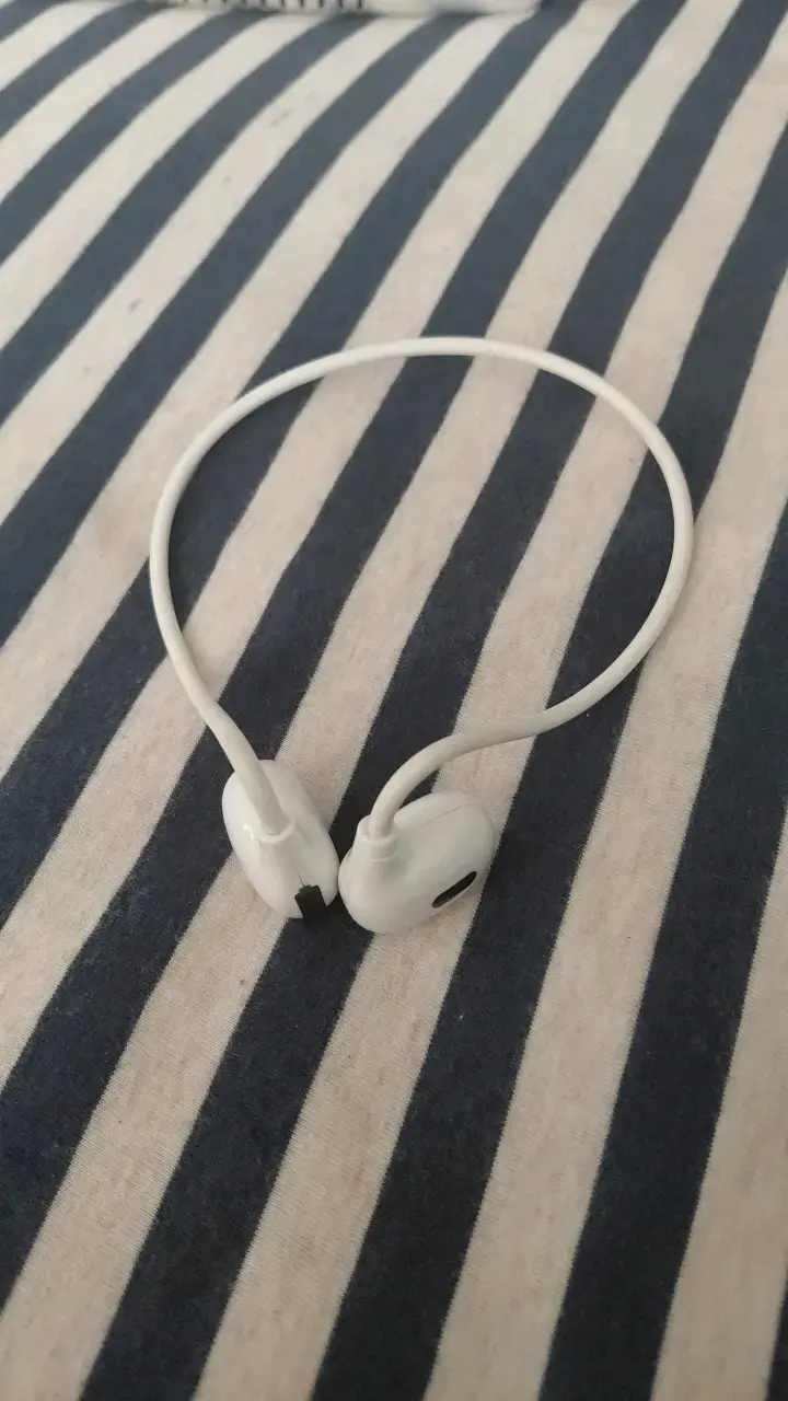 Auriculares Bluetooth deportivos blancos