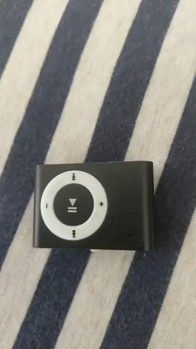 Reproductor MP3 portátil con clip Bodees - miniatura 1