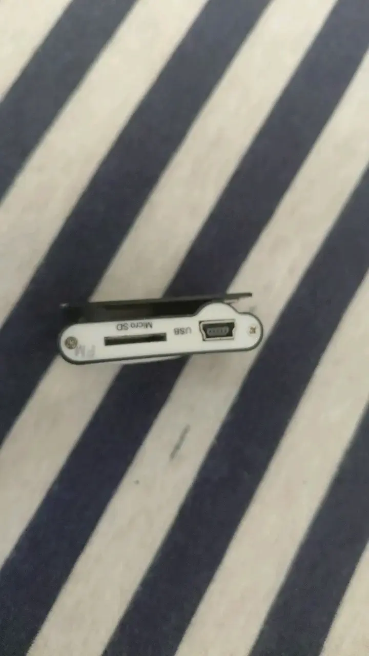Reproductor MP3 portátil con clip Bodees - 3