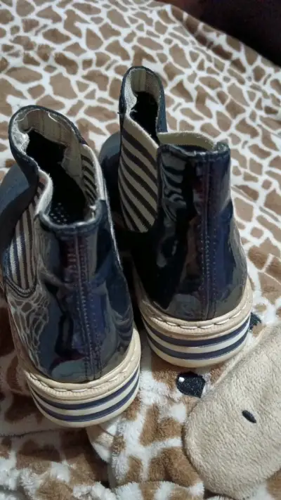 Botines de cuero azul con diseño perforado - miniatura 3