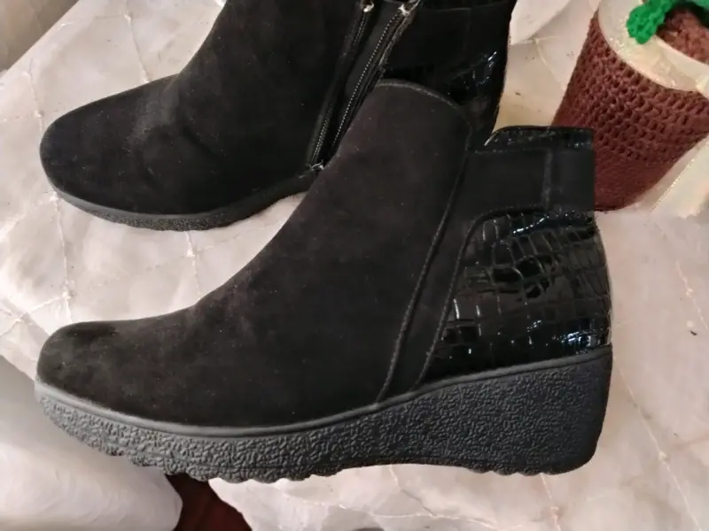 Botines negros de gamuza con plataforma - 1