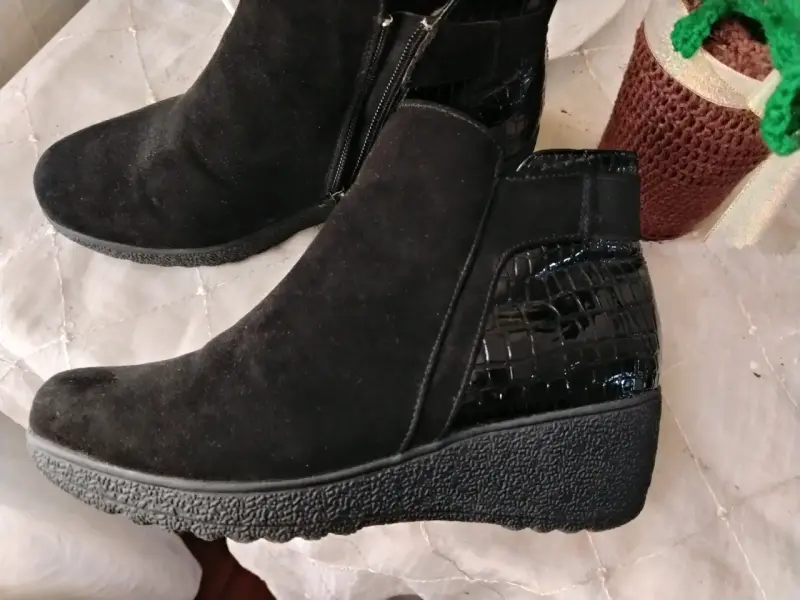 Botines negros de gamuza con plataforma - 2