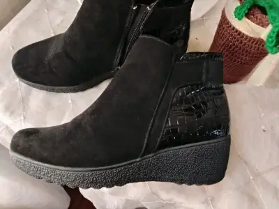 Botines negros de gamuza con plataforma - miniatura 2