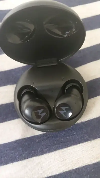 Auriculares Inalámbricos Motorola Negros - miniatura 2