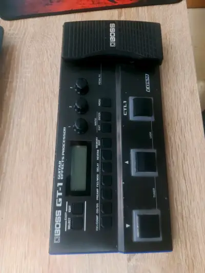 Pedalera de efectos para guitarra - miniatura 1