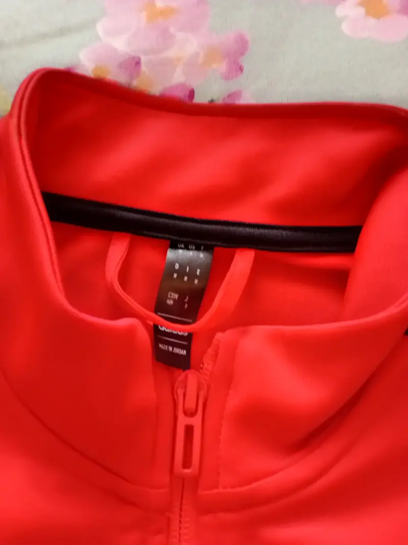 Chaqueta deportiva roja Adidas con cierre - 2