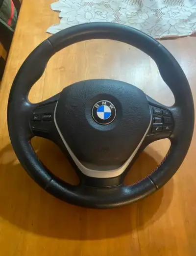 Volante BMW con controles integrados - miniatura 2