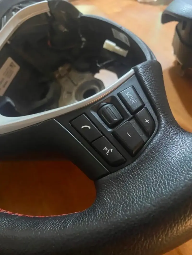 Volante BMW con controles integrados - 3