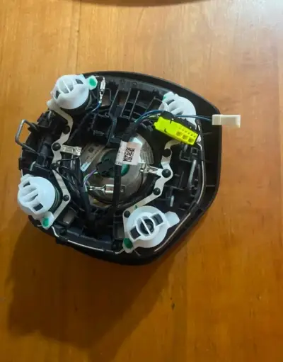 Volante BMW con controles integrados - miniatura 5