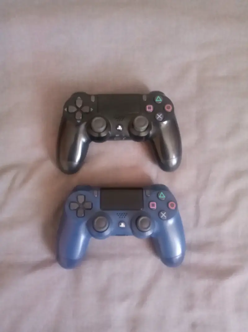 Consola PS4 Slim 1T - 2