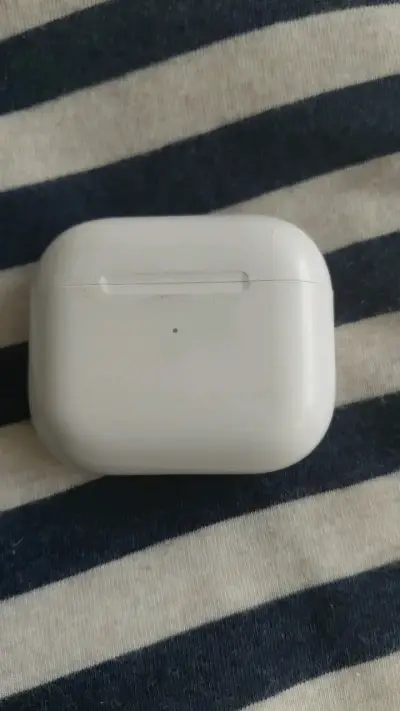 Airpods 3 ORIGINALES con estuche de carga - miniatura 1
