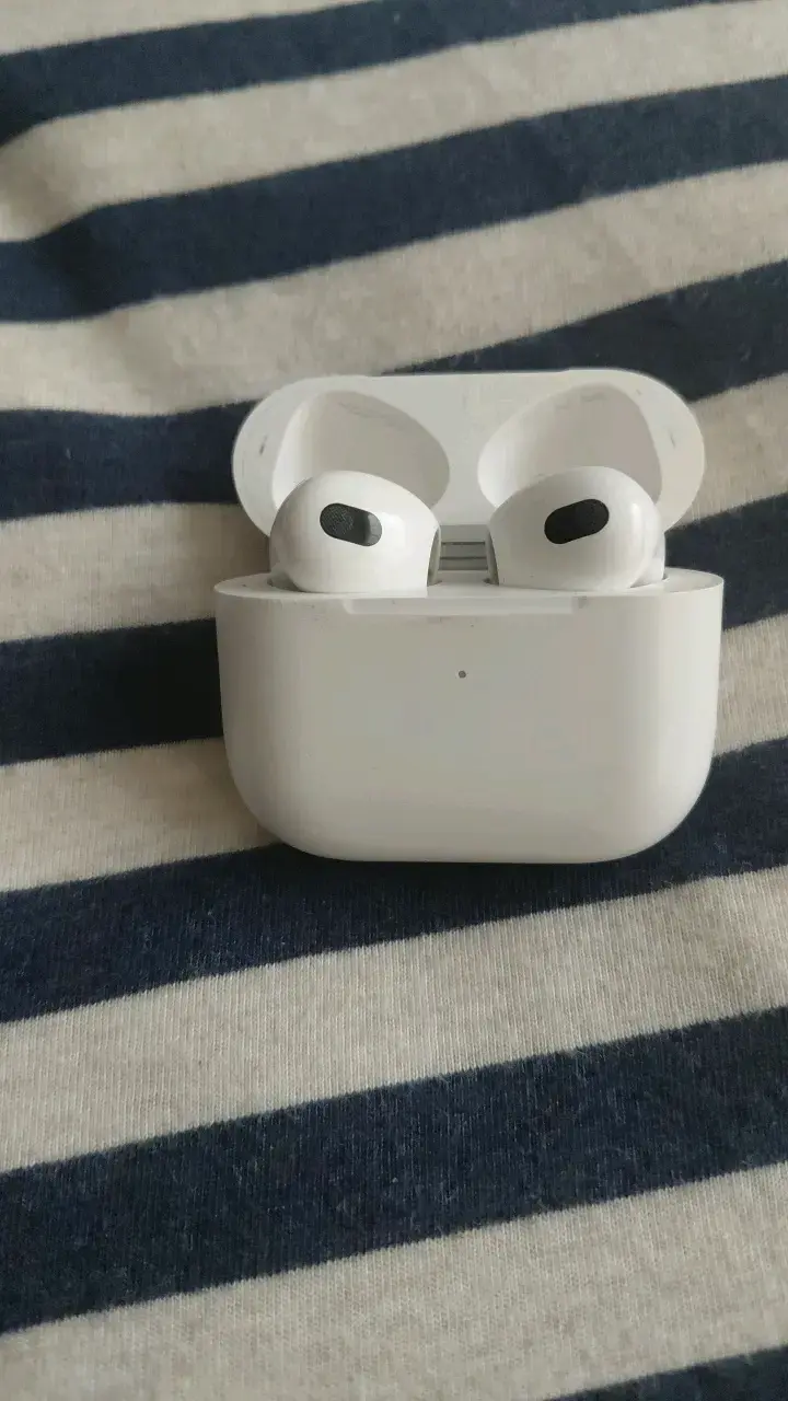 Airpods 3 ORIGINALES con estuche de carga - 3