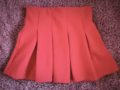 Falda roja plisada Lokita talla M - miniatura 1