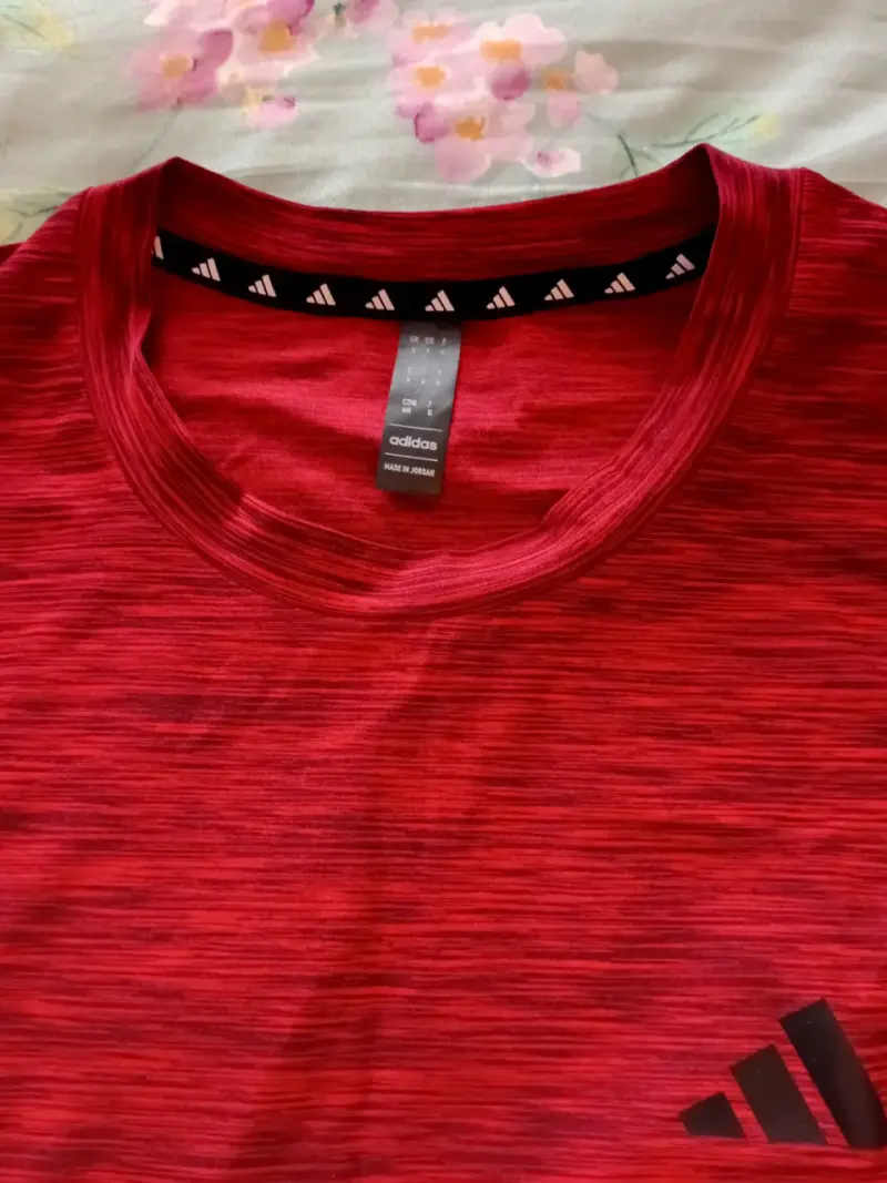 Polera deportiva roja Adidas para hombre - 2