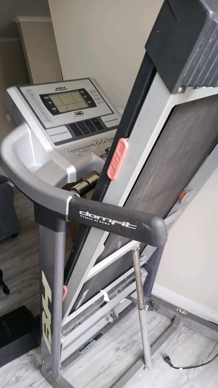 Caminadora eléctrica plegable BH Fitness - 2