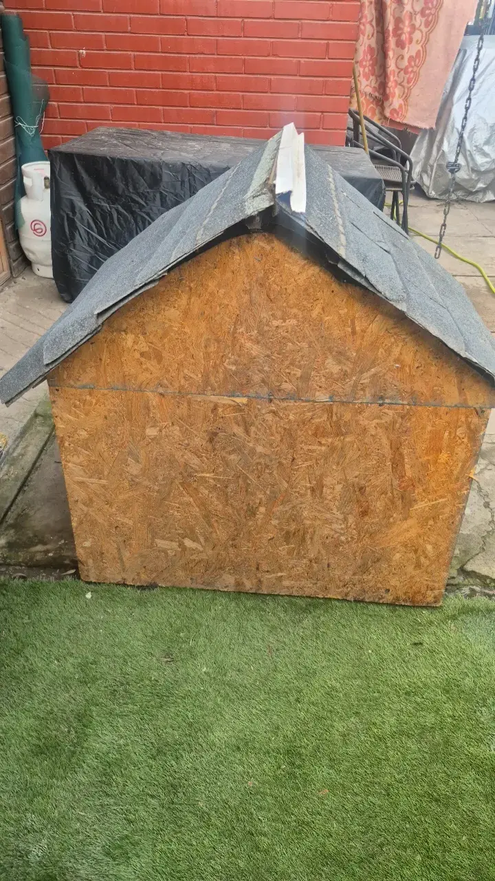 Caseta de madera para perro con techo impermeable - 2