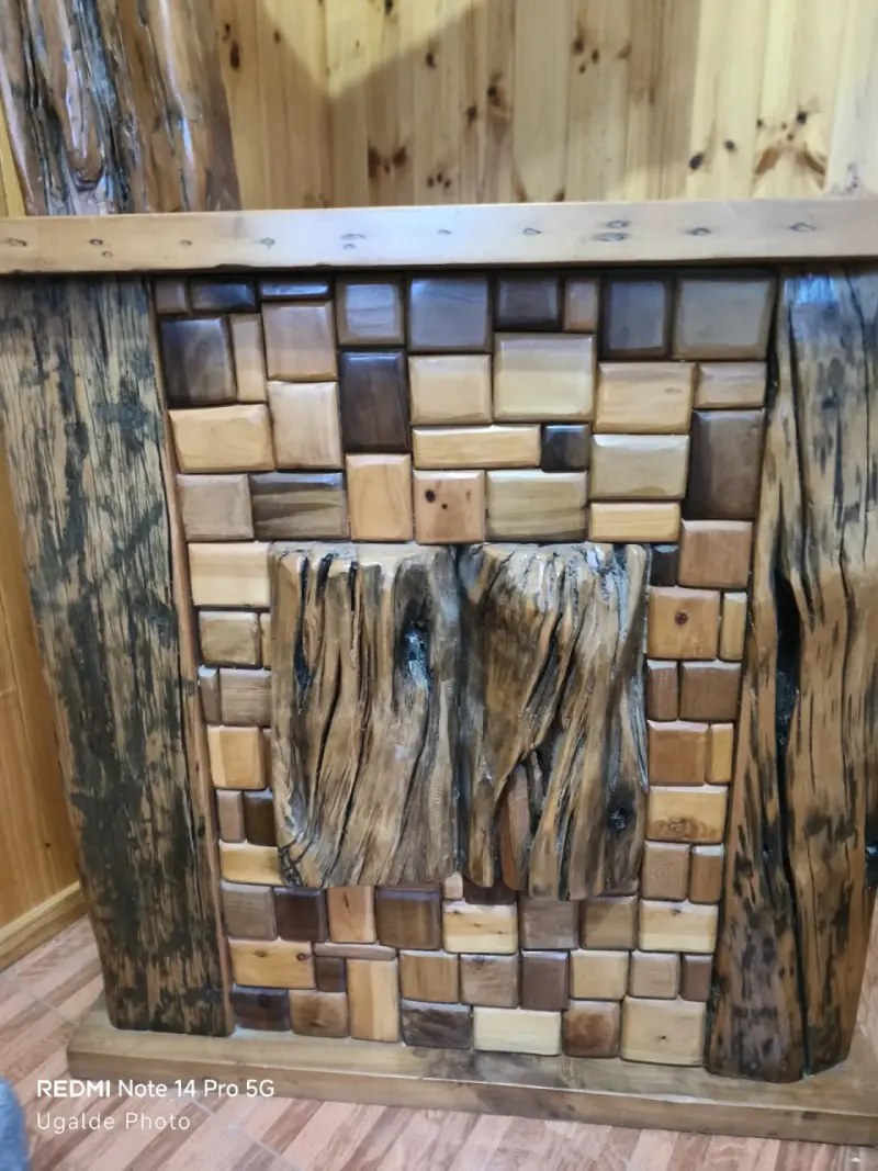 Mueble Bar Rústico de Madera Natural Hecho a Mano - 4