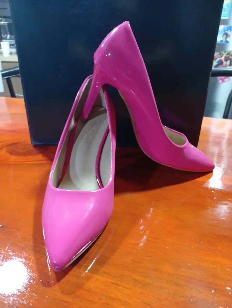 Zapatos de tacón alto fucsia brillantes - 2