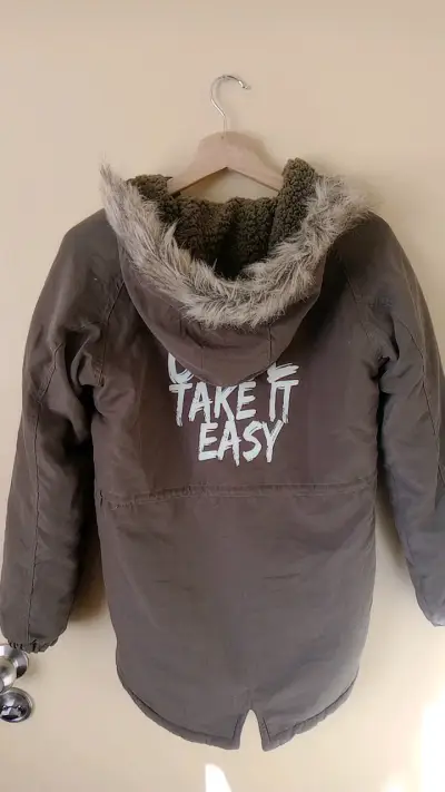 Chaqueta con capucha y forro sintético t14 - miniatura 4