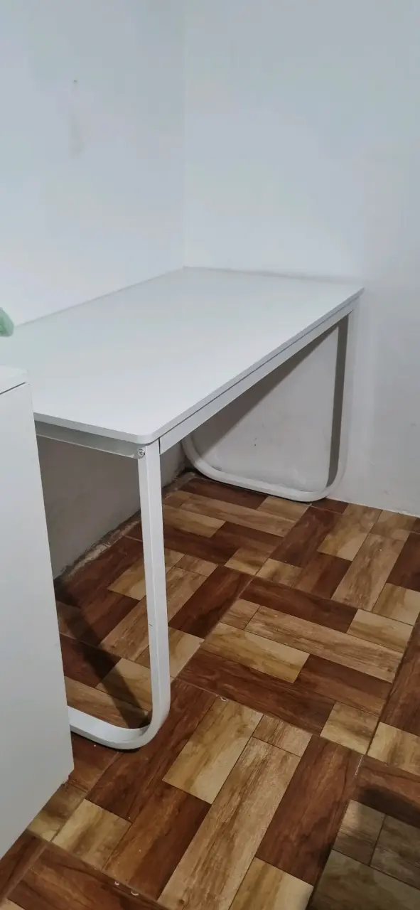 Escritorio blanco moderno de metal y madera - 2