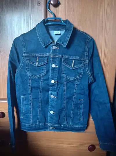 Chaqueta de mezclilla azul para mujer - miniatura 1