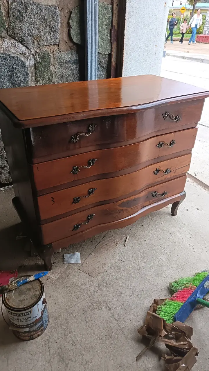 Cómoda de Madera con Cajones Curvos - 2