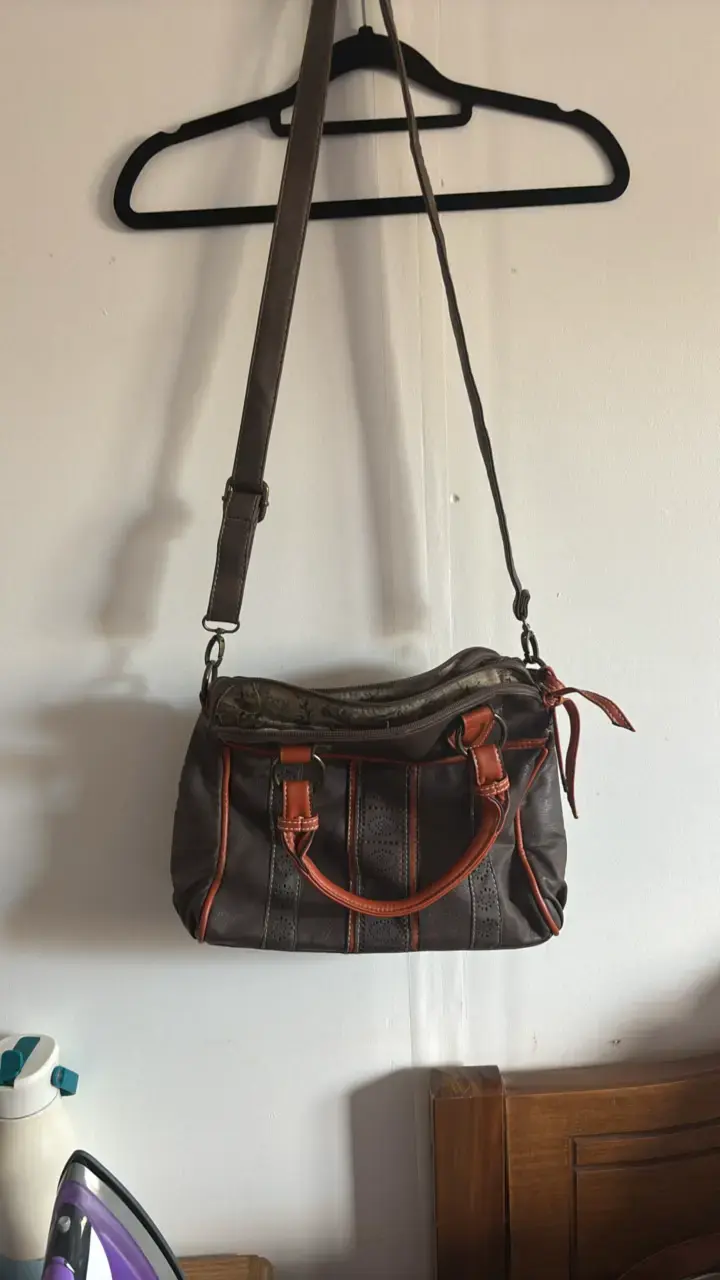 Bolso de cuero marrón con detalles naranjas - 3