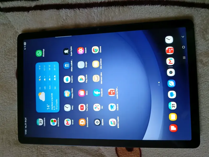 Tablet Samsung con teclado y mouse inalámbrico - 4