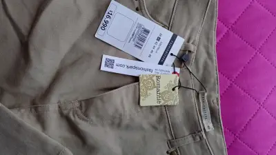 Pantalones beige Romanito con detalles - miniatura 2