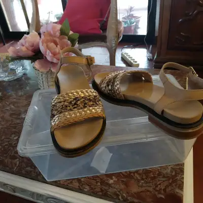 Botas negras de cuero con forro de lana - miniatura 6