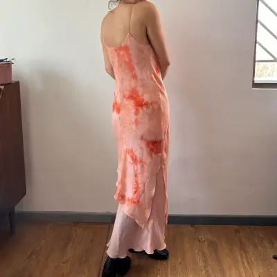 Vestido largo coral para mujer - miniatura 5