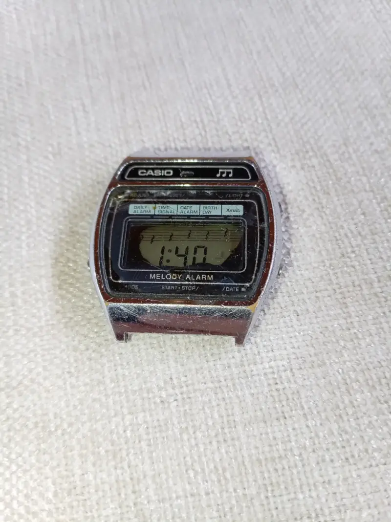 Reloj digital Casio vintage con alarma - 2