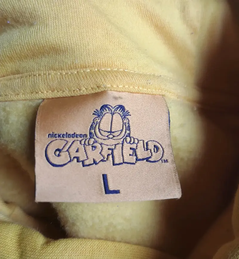 Polerón amarillo Garfield con capucha. - 3