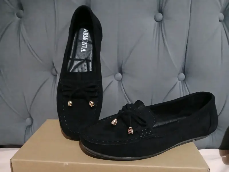 Mocasines negros Armonia con detalles dorados - 2
