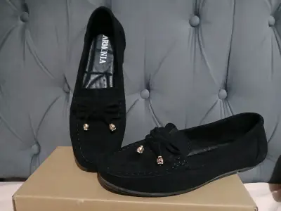 Mocasines negros Armonia con detalles dorados - miniatura 2
