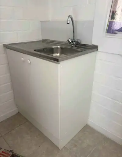Mueble de cocina con lavaplatos integrado - miniatura 1