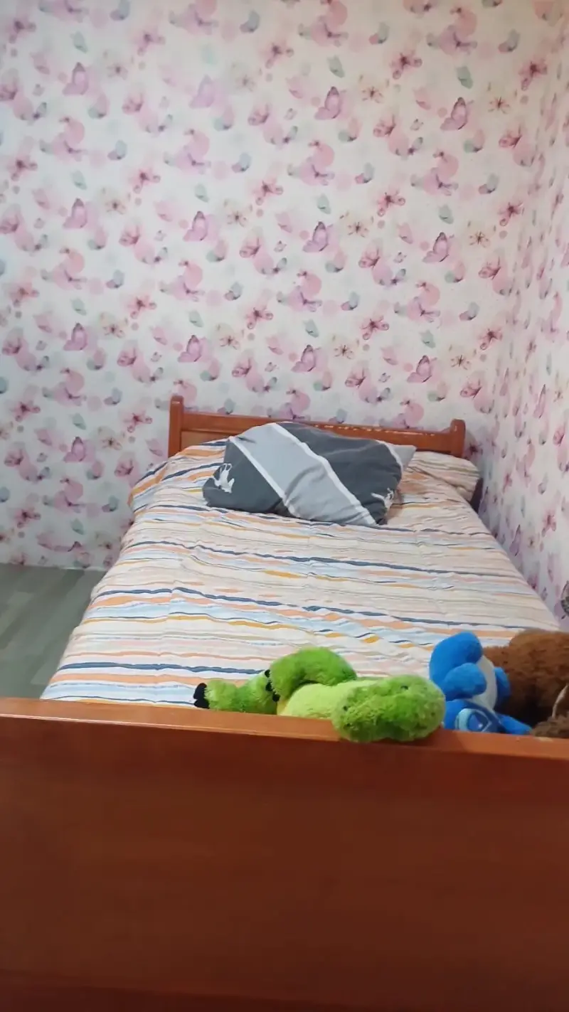 Cama individual de madera en buen estado - 2