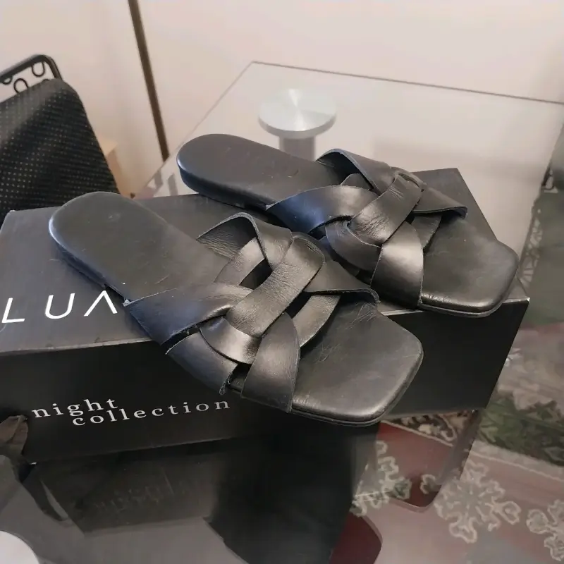 Sandalias negras de cuero Luau Shoes - 4