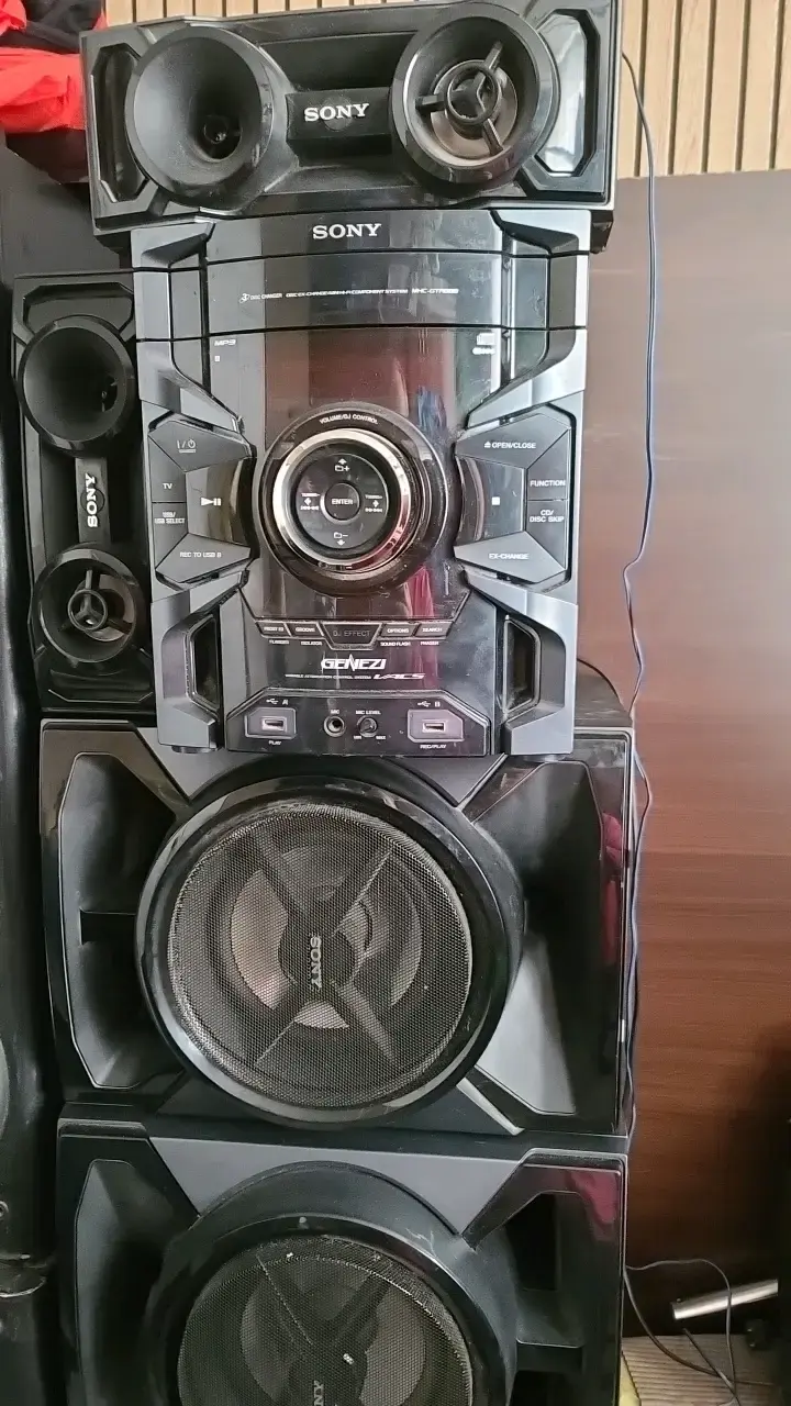 Sistema de sonido Sony Genezi con parlantes potentes - 1
