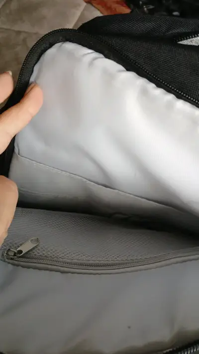 Mochila negra Honeywell con múltiples compartimentos - miniatura 2