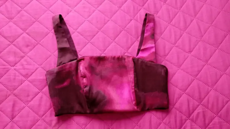 Top corto de tirantes color fucsia y morado - 1